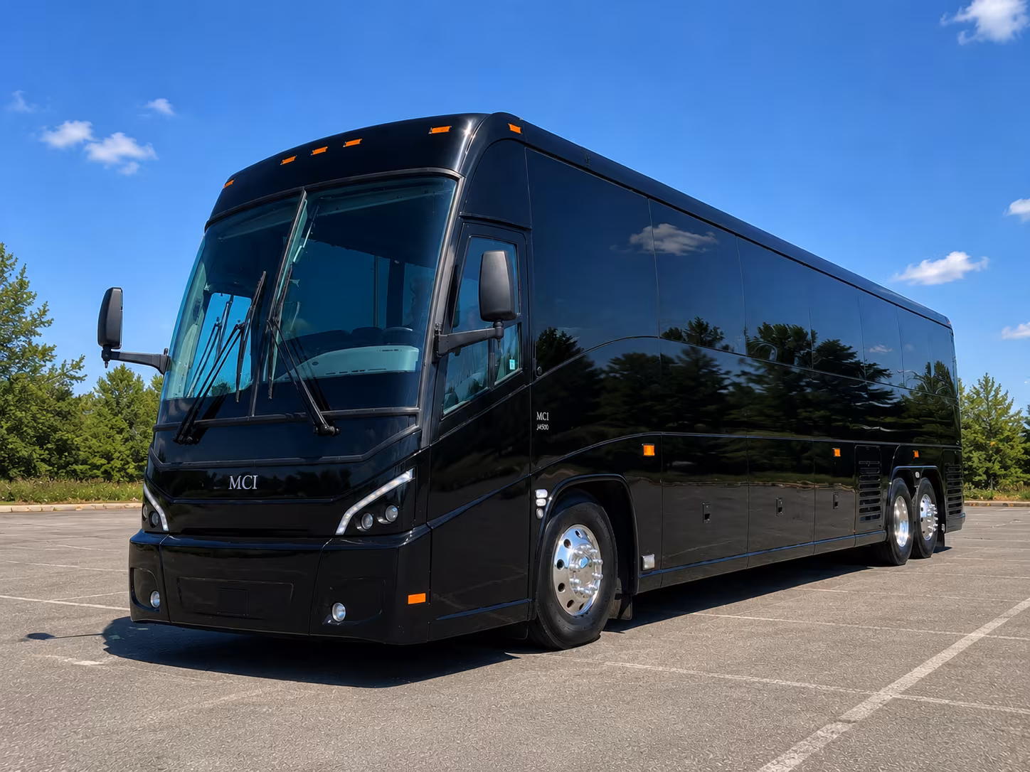 kraken and storm buses from kirkland to climate pledge arena